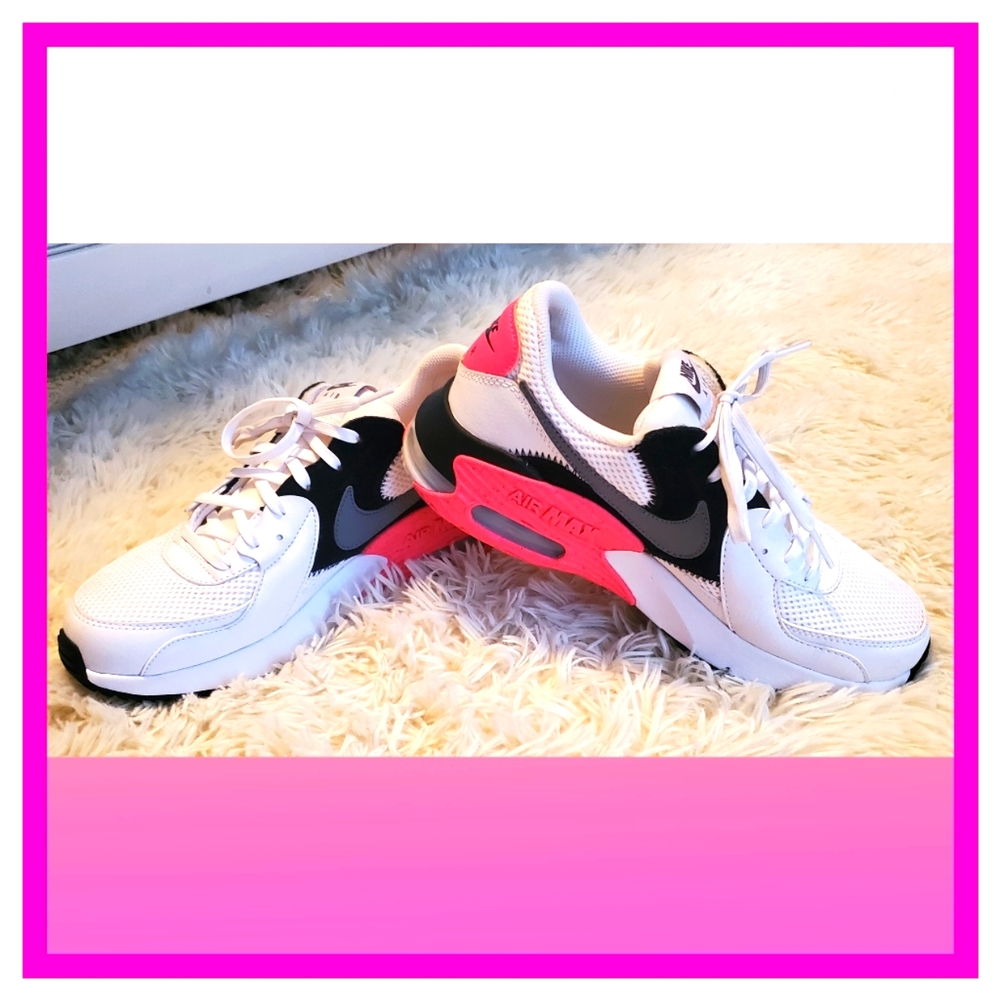 NIKE WMNS AIR MAX EXCEE